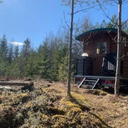 Off-grid Minihus Pa Finnskogen. Casa de Férias Kongsvinger
