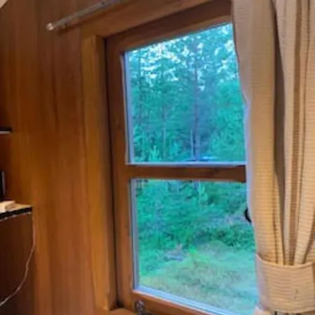 Off-grid Minihus Pa Finnskogen. Casa de Férias *